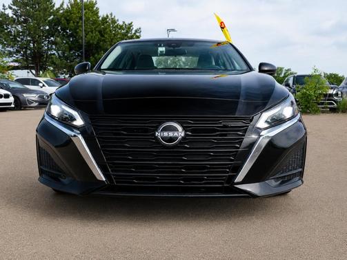 Super Black 2025 Nissan Altima 2.5 SV