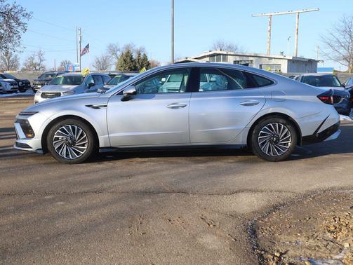 2025 Hyundai SONATA Hybrid SE