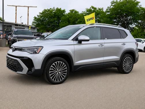 Pyrite Silver Metallic 2025 Volkswagen Taos 1.5T SE