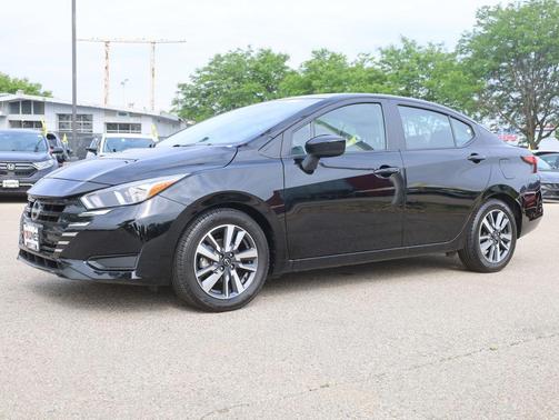 2023 Nissan Versa 1.6 SV