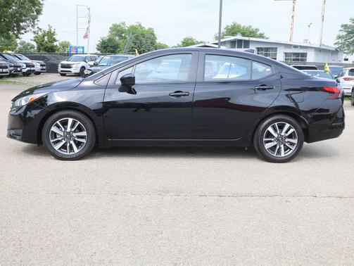 2023 Nissan Versa 1.6 SV