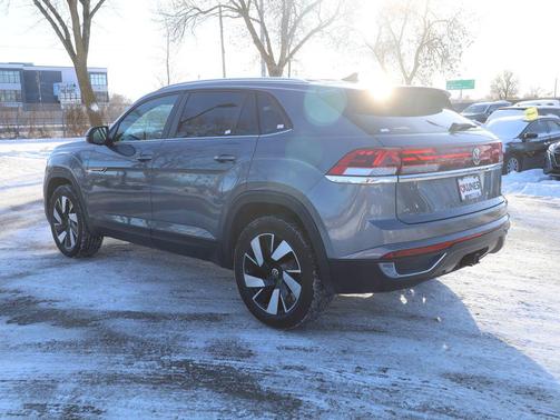 2025 Volkswagen Atlas Cross Sport 2.0T SE w/Technology 4MOTION