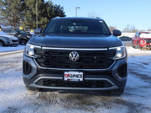 2025 Volkswagen Atlas Cross Sport 2.0T SE w/Technology 4MOTION