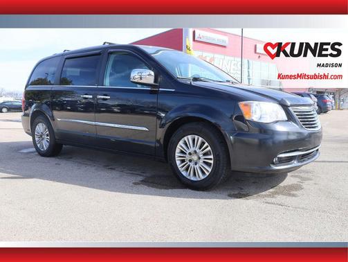 2013 Chrysler Town & Country Limited