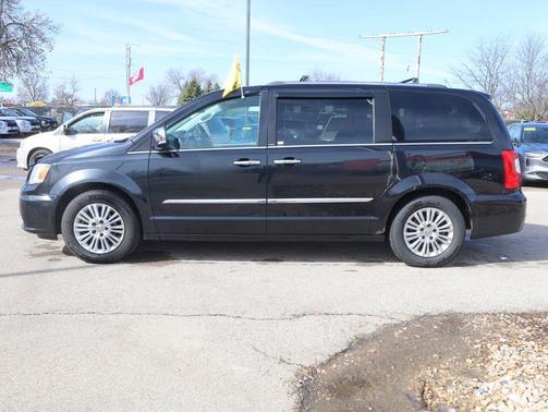 2013 Chrysler Town & Country Limited