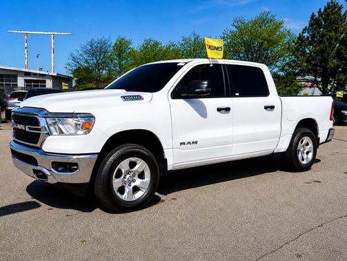 Bright White Clearcoat 2023 RAM 1500 Big Horn/Lone Star