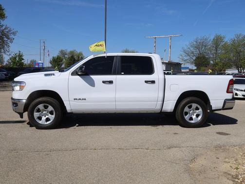 Bright White Clearcoat 2023 RAM 1500 Big Horn/Lone Star