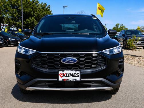 Black Metallic 2025 Ford Escape ST-Line