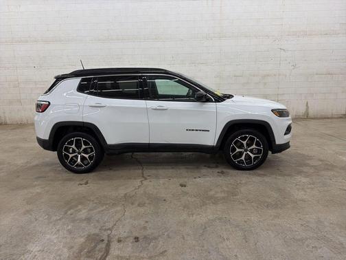 Bright White Clearcoat 2025 Jeep Compass Limited