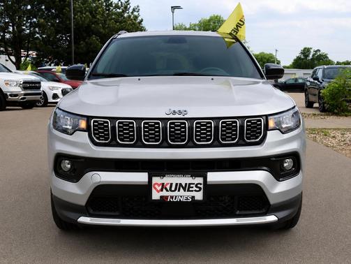 Silver Zynith Metallic Clearcoat 2025 Jeep Compass Limited