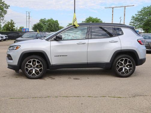 Silver Zynith Metallic Clearcoat 2025 Jeep Compass Limited