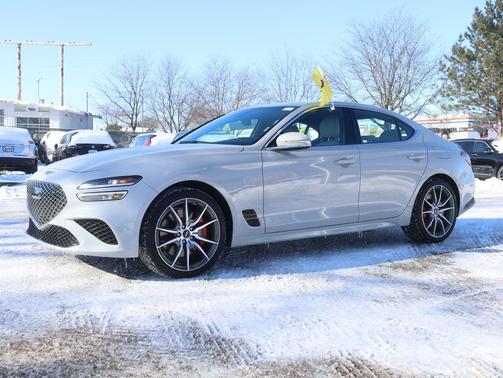 2025 Genesis G70 2.5T RWD