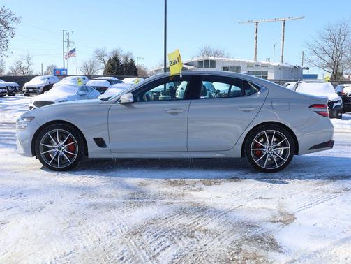 2025 Genesis G70 2.5T RWD