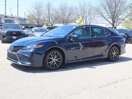 Galactic Aqua Mica 2021 Toyota Camry SE