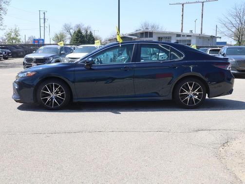 Galactic Aqua Mica 2021 Toyota Camry SE