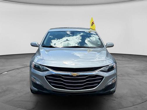 Sterling Gray Metallic 2024 Chevrolet Malibu FWD 1LT