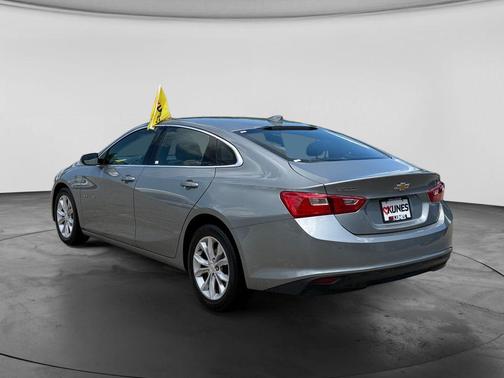 Sterling Gray Metallic 2024 Chevrolet Malibu FWD 1LT