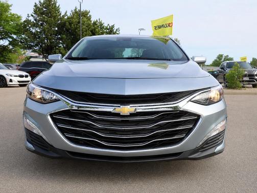 Sterling Gray Metallic 2025 Chevrolet Malibu FWD 1LT