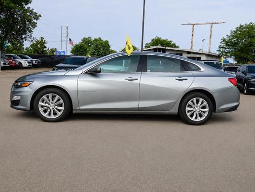 Sterling Gray Metallic 2025 Chevrolet Malibu FWD 1LT