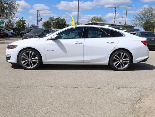 Summit White 2023 Chevrolet Malibu FWD 1LT