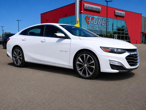 Summit White 2023 Chevrolet Malibu FWD 1LT