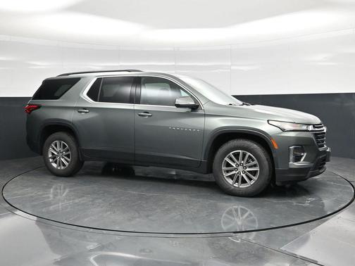 Silver Sage Metallic 2023 Chevrolet Traverse LT