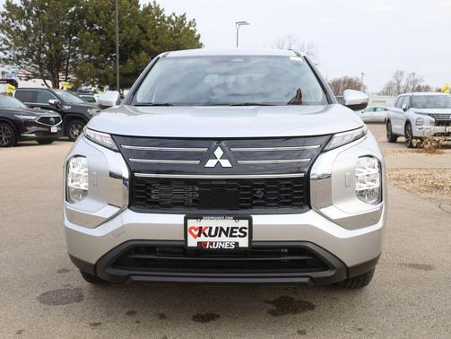 Alloy Silver Metallic 2026 Mitsubishi Outlander ES 1.5T S-AWC