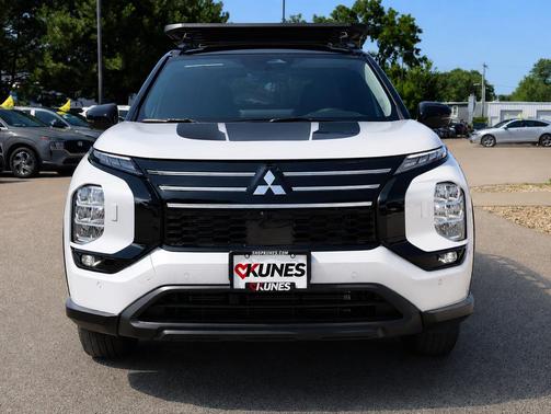 White Diamond With Black Roof 2026 Mitsubishi Outlander Trail Edition S-AWC