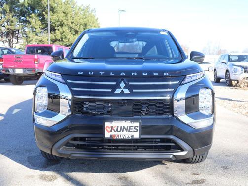 Black Diamond 2026 Mitsubishi Outlander ES 1.5T S-AWC