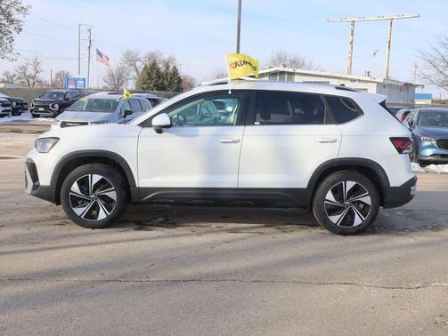 2025 Volkswagen Taos 1.5T SE