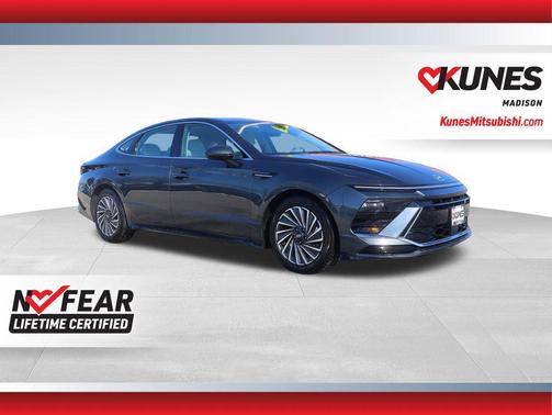 2025 Hyundai SONATA Hybrid SE