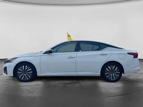 Glacier White 2025 Nissan Altima 2.5 SV