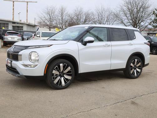 White Diamond 2026 Mitsubishi Outlander SE 1.5T S-AWC