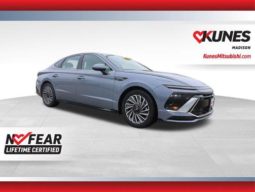 2025 Hyundai SONATA Hybrid SE