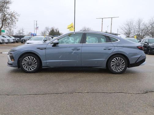 2025 Hyundai SONATA Hybrid SE