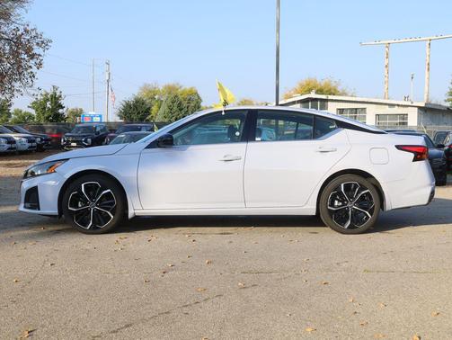 2025 Nissan Altima SR AWD