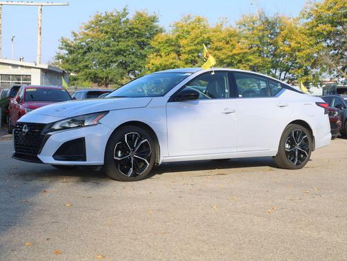 2025 Nissan Altima SR AWD