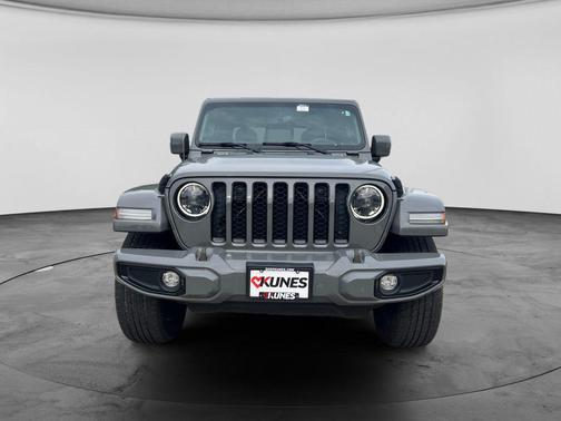 Sting-Gray Clearcoat 2023 Jeep Gladiator Overland