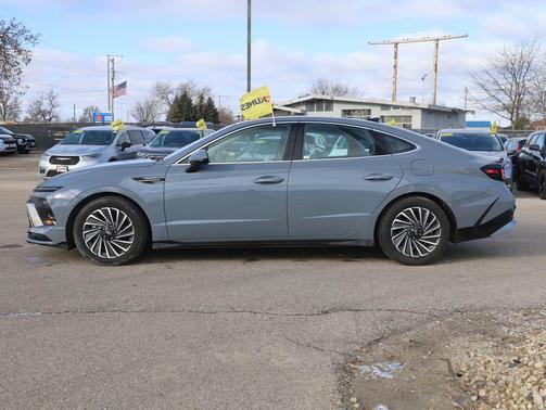 2025 Hyundai SONATA Hybrid SE