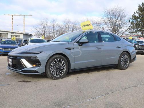 2025 Hyundai SONATA Hybrid SE