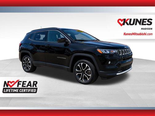 Diamond Black Crystal Pearlcoat 2023 Jeep Compass Limited