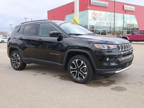 Diamond Black Crystal Pearlcoat 2023 Jeep Compass Limited
