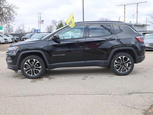 Diamond Black Crystal Pearlcoat 2023 Jeep Compass Limited