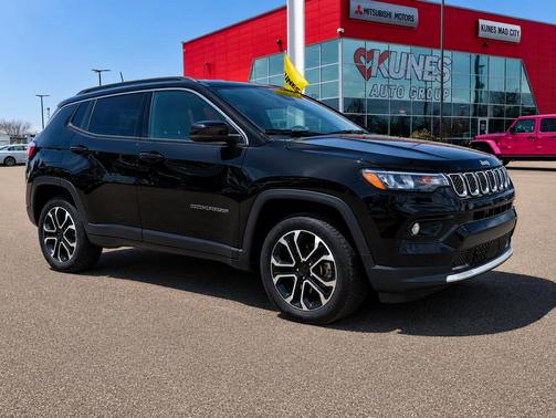 Diamond Black Crystal Pearlcoat 2023 Jeep Compass Limited