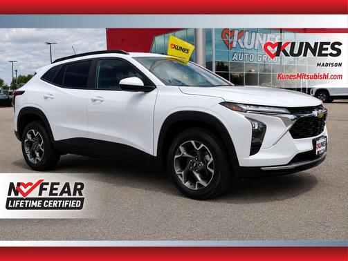Summit White 2025 Chevrolet Trax LT