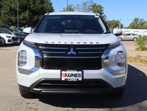 2025 Mitsubishi Outlander ES 2.5 S-AWC