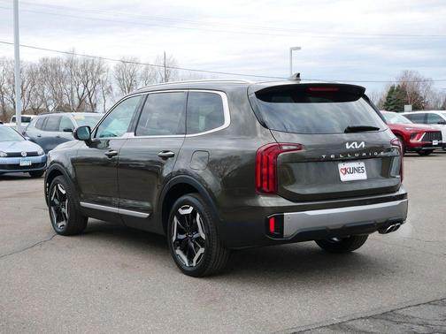 Dark Moss 2025 Kia Telluride S