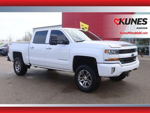 Summit White 2018 Chevrolet Silverado 1500 2LT