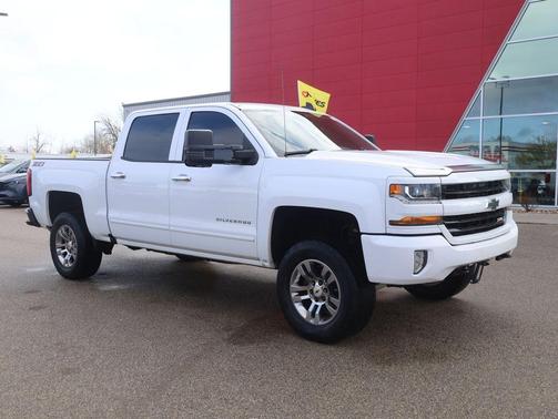 Summit White 2018 Chevrolet Silverado 1500 2LT