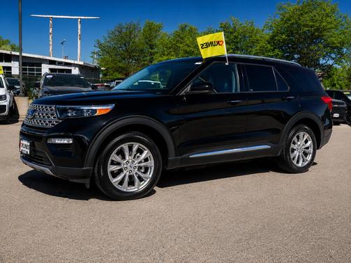 Black Metallic 2022 Ford Explorer Limited